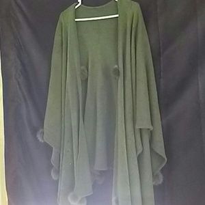 100% Alpaca Green Poncho NWOT